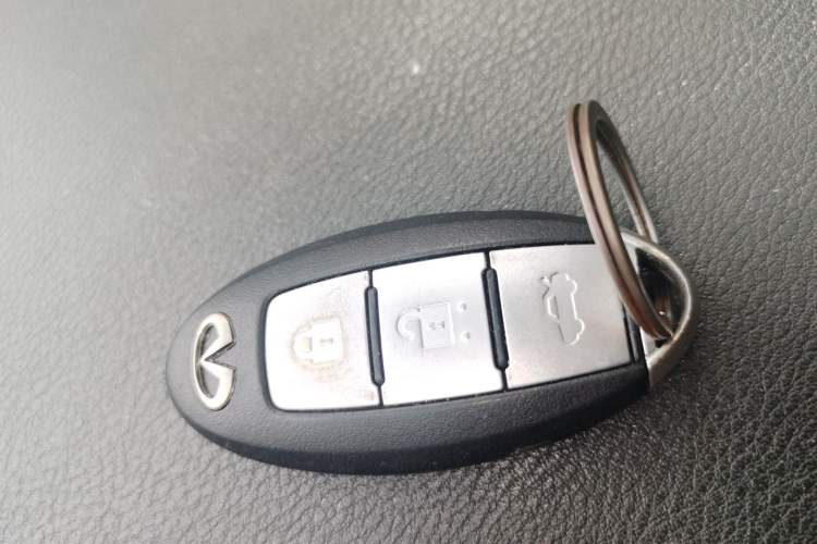 Used Infiniti Q50L 2015 2.0T Enjoyment Edition Vehicle Key