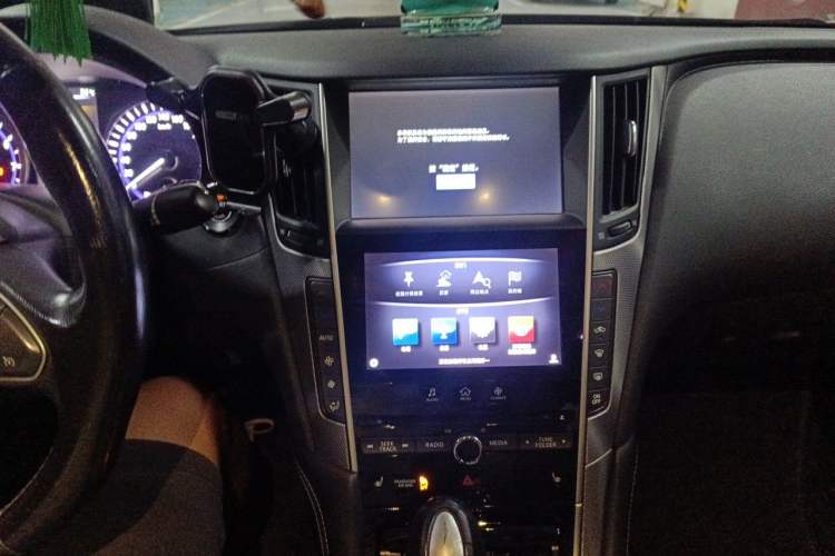 Used Infiniti Q50L 2015 2.0T Sport Edition Audio And AC Panel