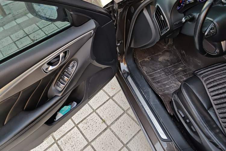 Used Infiniti Q50L 2015 2.0T Enjoyment Edition Driver Seat