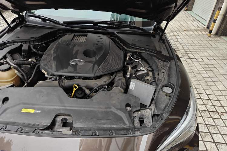 Used Infiniti Q50L 2015 2.0T Sport Edition Engine Bay Left