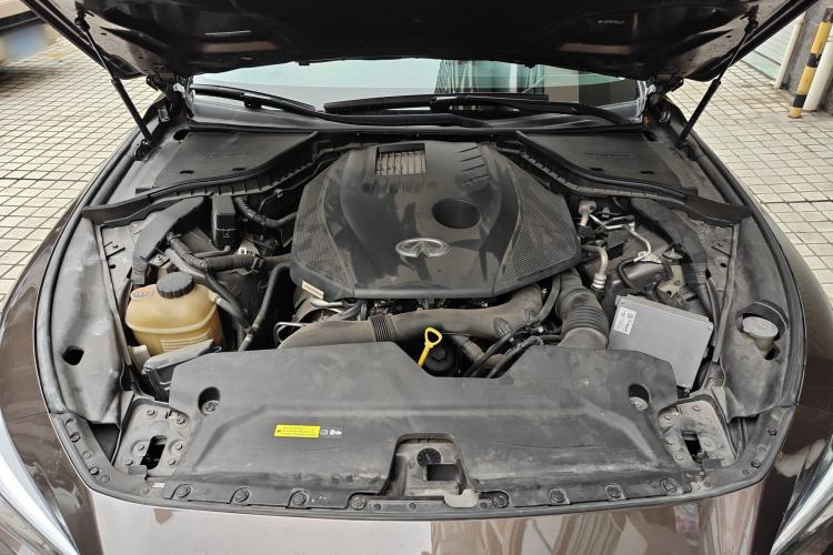 Used Infiniti Q50L 2015 2.0T Sport Edition Engine Bay