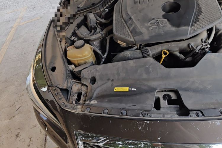 Used Infiniti Q50L 2015 2.0T Enjoyment Edition Engine Bay Right