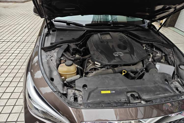 Used Infiniti Q50L 2015 2.0T Sport Edition Engine Bay Right