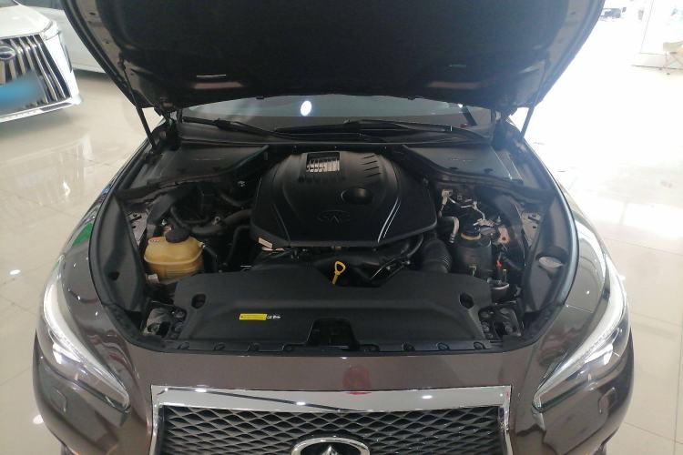 Used Infiniti Q50L 2015 2.0T Enjoyment Edition Engine Bay