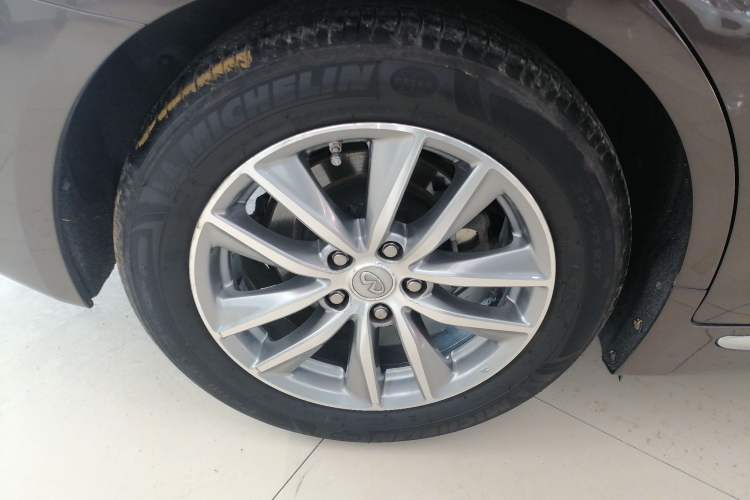 Used Infiniti Q50L 2015 2.0T Enjoyment Edition Exterior 8
