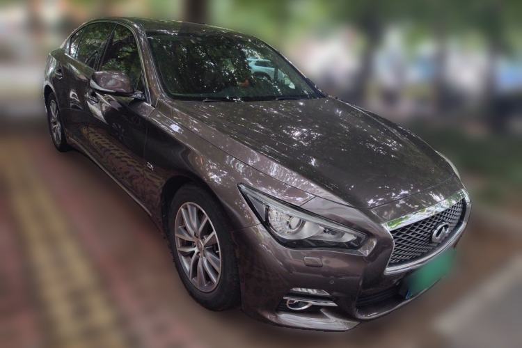 Used Infiniti Q50L 2015 2.0T Luxury Edition Front Right 45 Deg