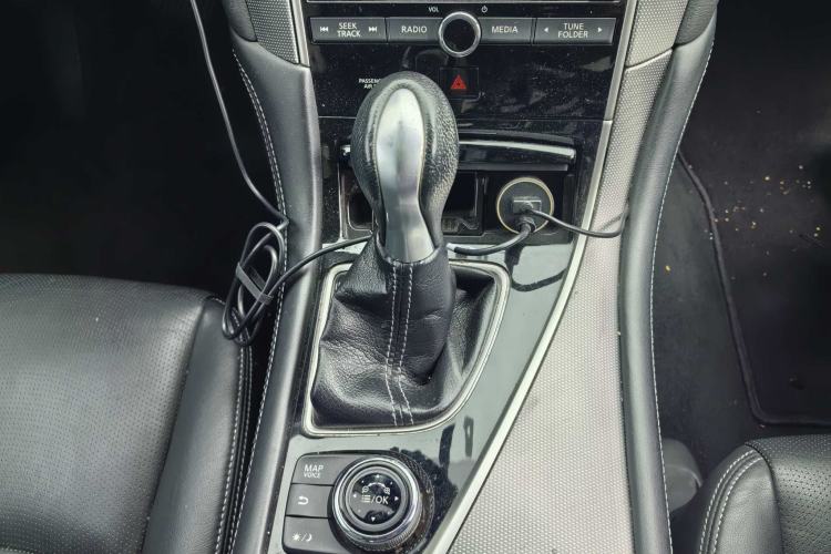 Used Infiniti Q50L 2015 2.0T Enjoyment Edition Gear Lever