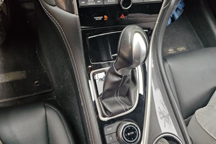 Used Infiniti Q50L 2015 2.0T Comfort Edition Gear Lever