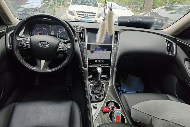Used Infiniti Q50L 2015 2.0T Comfort Edition Interior 2