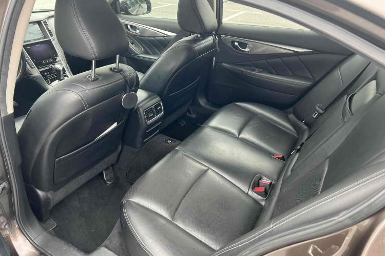 Used Infiniti Q50L 2015 2.0T Enjoyment Edition Interior 3