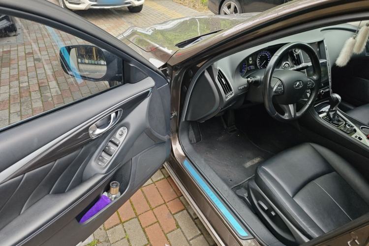 Used Infiniti Q50L 2015 2.0T Comfort Edition Interior 3