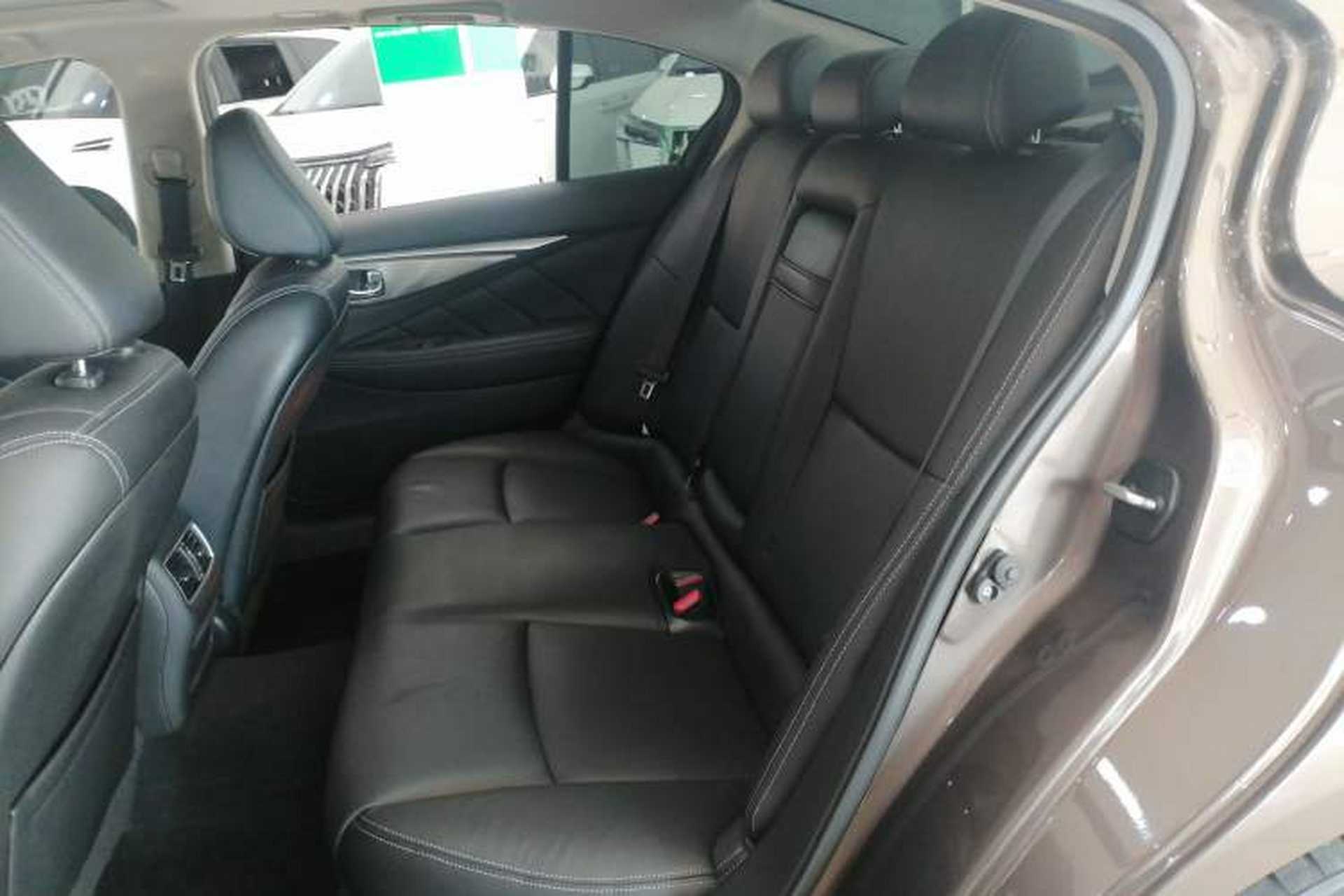 Used Infiniti Q50L 2015 2.0T Enjoyment Edition Interior 4