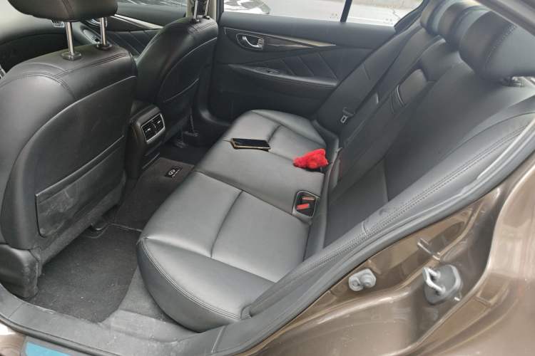 Used Infiniti Q50L 2015 2.0T Comfort Edition Interior 4