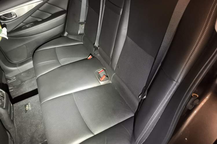Used Infiniti Q50L 2015 2.0T Enjoyment Edition Interior 4