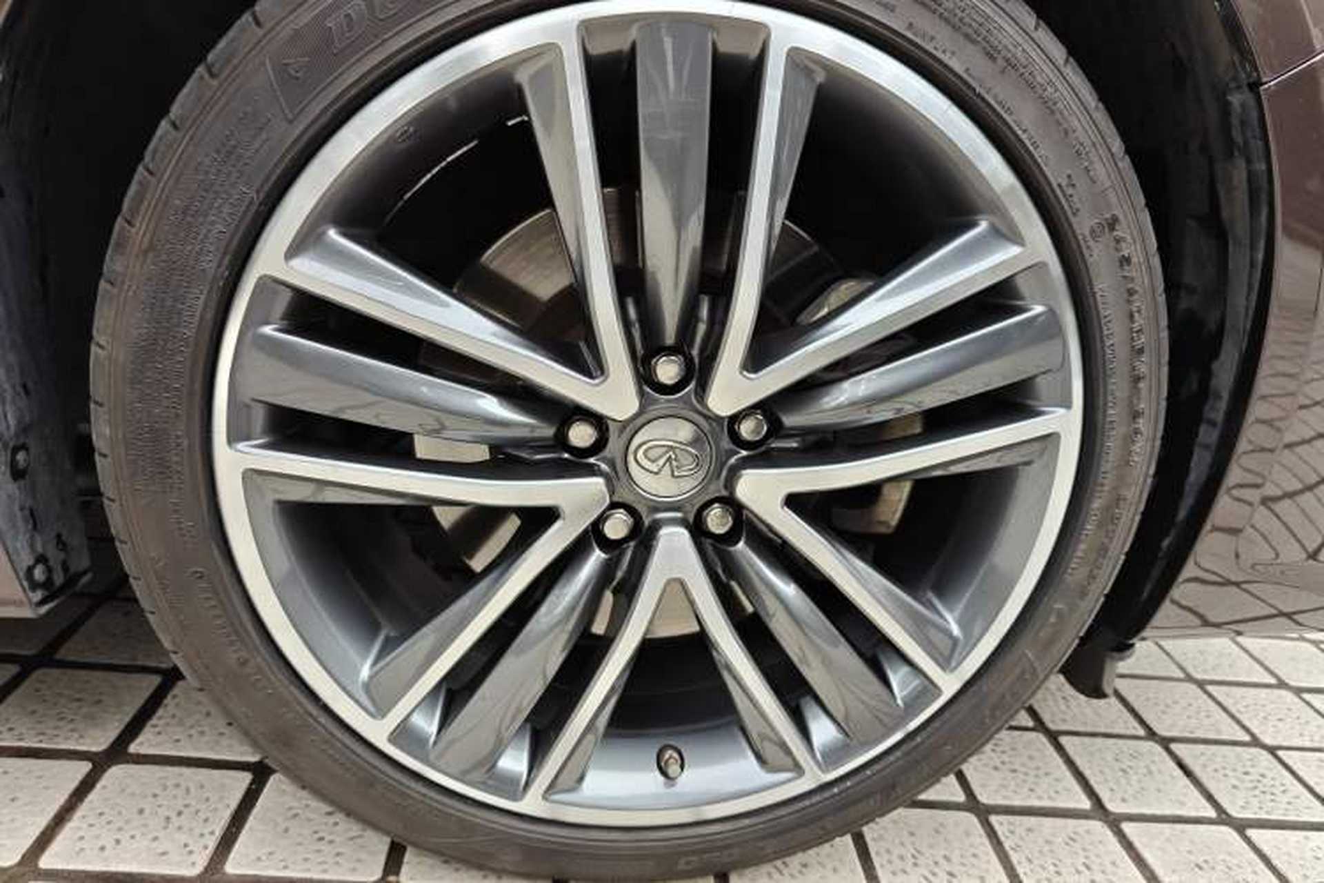 Used Infiniti Q50L 2015 2.0T Sport Edition Right Front Wheel Hub