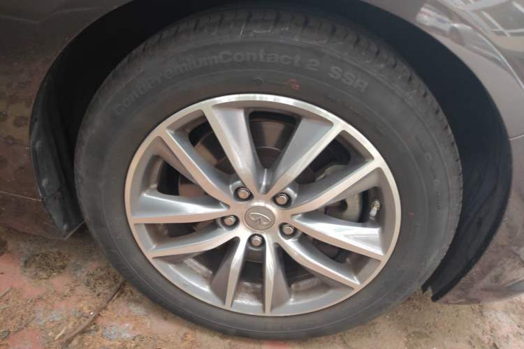 Used Infiniti Q50L 2015 2.0T Luxury Edition Right Front Wheel Hub