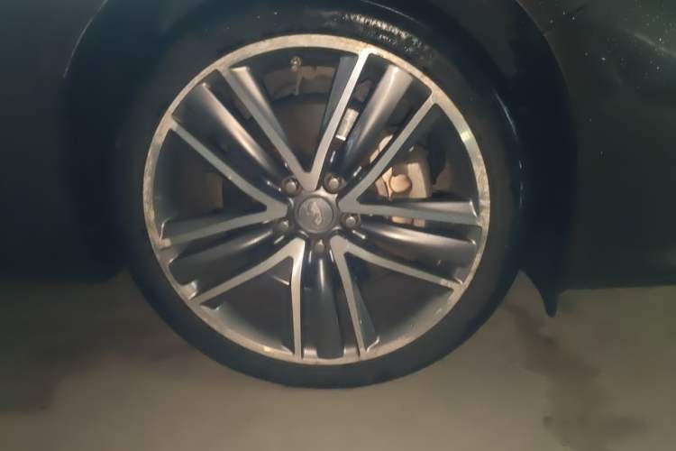 Used Infiniti Q50L 2015 2.0T Sport Edition Right Front Wheel Hub