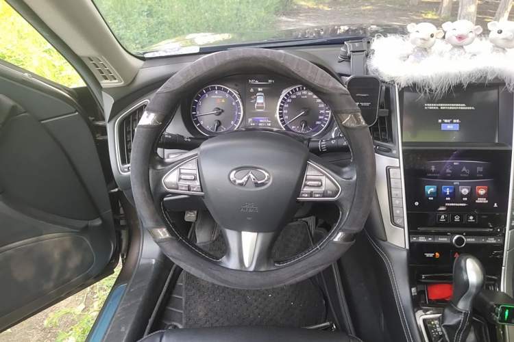 Used Infiniti Q50L 2015 2.0T Enjoyment Edition Steering Wheel