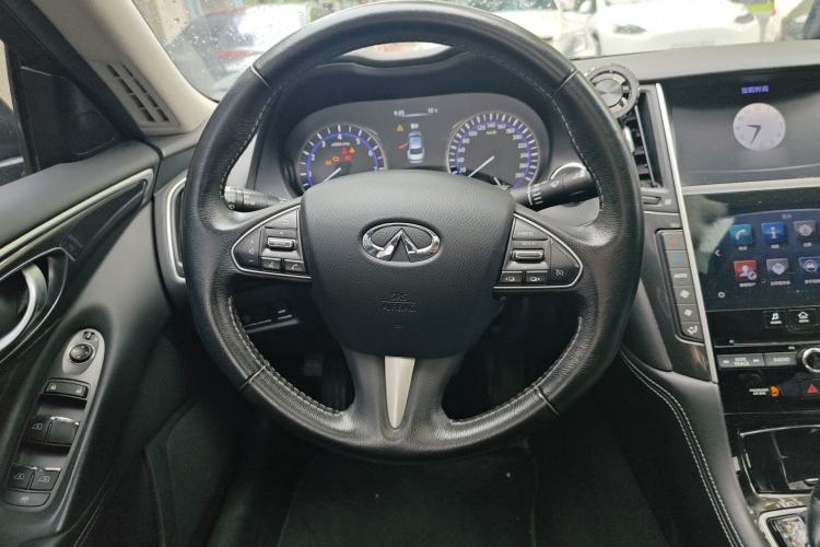 Used Infiniti Q50L 2015 2.0T Comfort Edition Steering Wheel