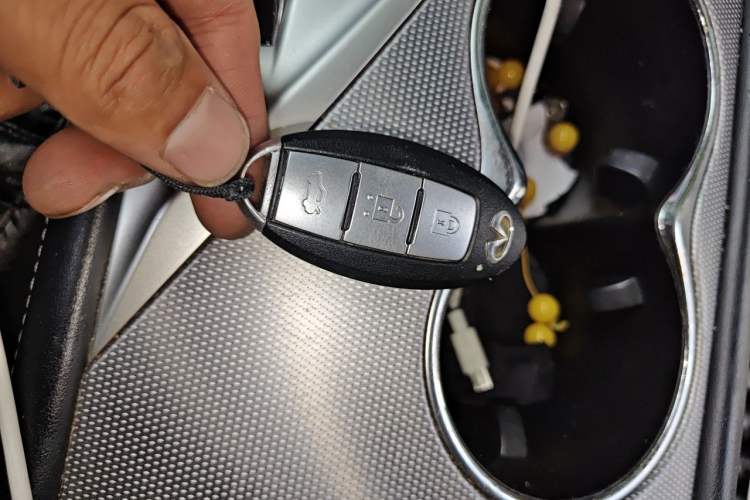 Used Infiniti Q50L 2015 2.0T Enjoyment Edition Vehicle Key