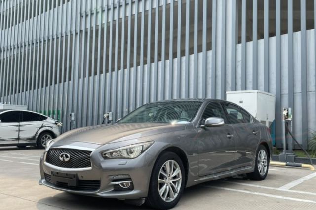 Ojetý Infiniti Q50L 2015 2.0T Enjoyment Edition