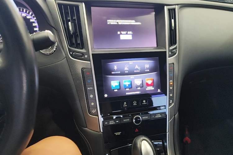 Used Infiniti Q50L 2015 2.0T Enjoyment Edition Audio And AC Panel