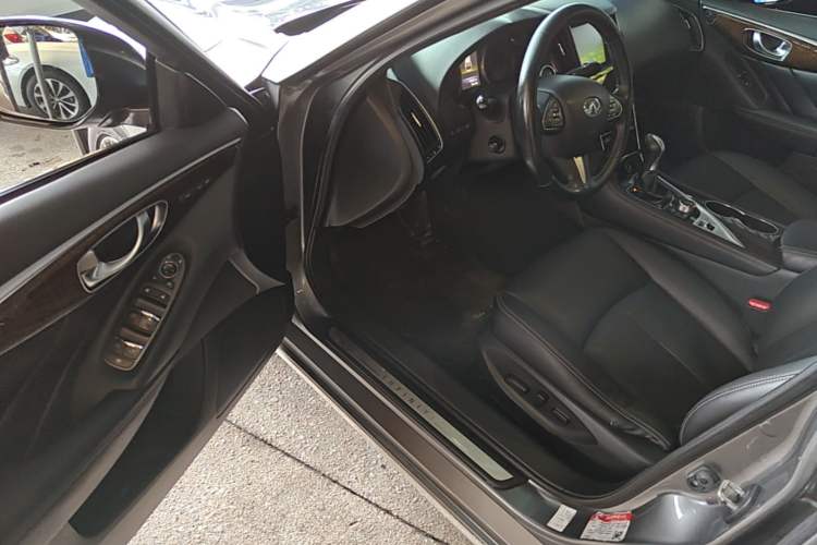 Used Infiniti Q50L 2015 2.0T Luxury Edition Driver Seat
