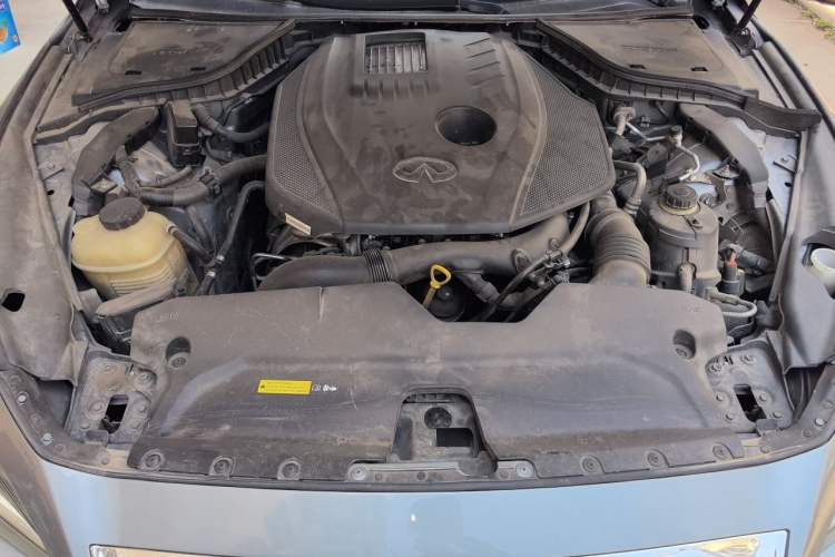 Used Infiniti Q50L 2015 2.0T Comfort Edition Engine Bay