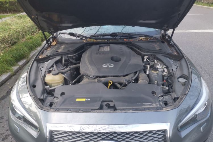 Used Infiniti Q50L 2015 2.0T Enjoyment Edition Engine Bay