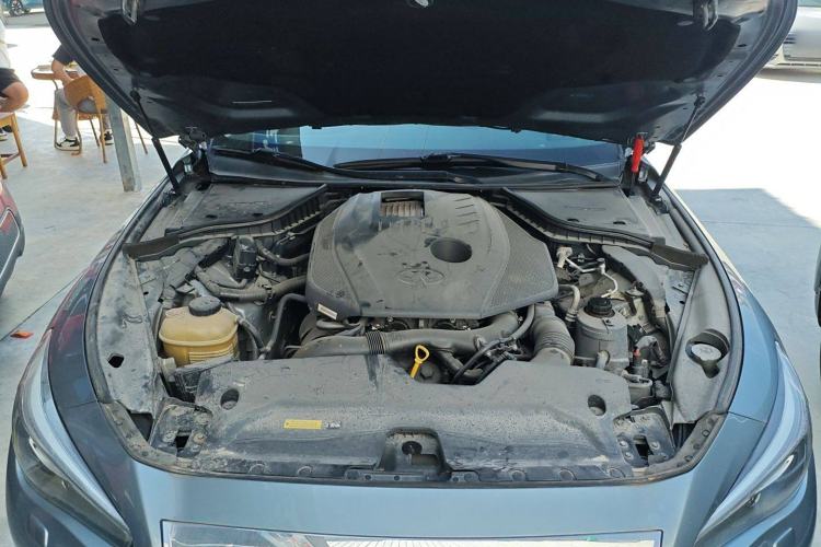 Used Infiniti Q50L 2015 2.0T Enjoyment Edition Engine Bay