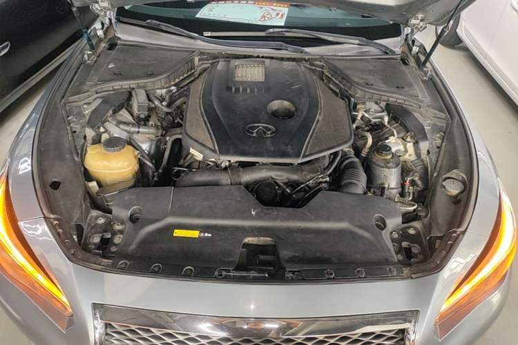 Used Infiniti Q50L 2015 2.0T Comfort Edition Engine Bay