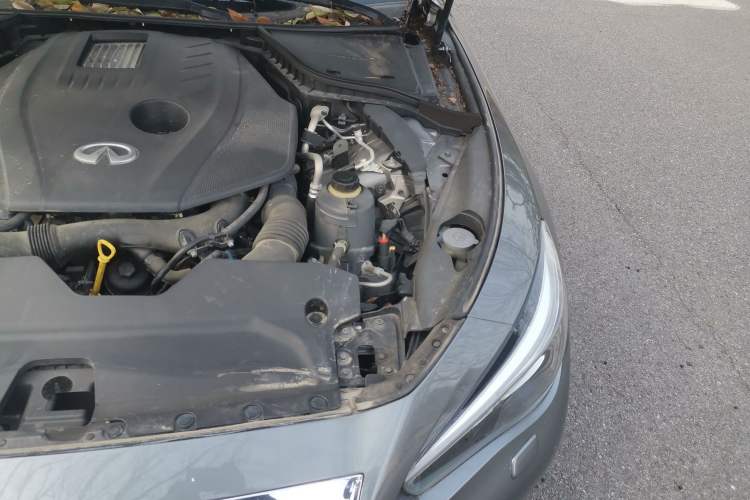 Used Infiniti Q50L 2015 2.0T Enjoyment Edition Engine Bay Left