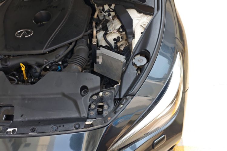 Used Infiniti Q50L 2015 2.0T Sport Edition Engine Bay Left