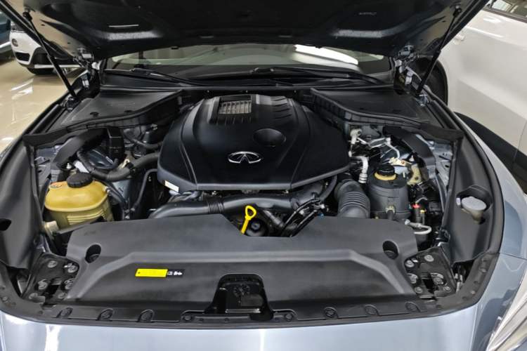Used Infiniti Q50L 2015 2.0T Comfort Edition Engine Bay