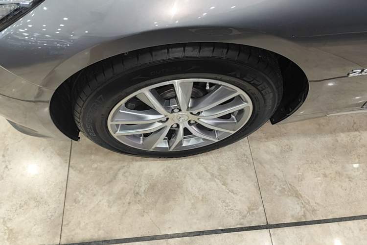 Used Infiniti Q50L 2015 2.0T Enjoyment Edition Exterior 4