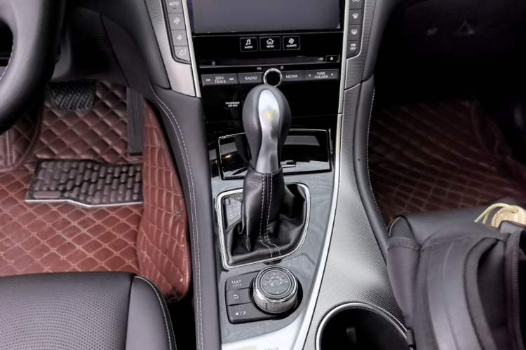Used Infiniti Q50L 2015 2.0T Enjoyment Edition Gear Lever
