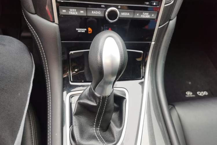 Used Infiniti Q50L 2015 2.0T Comfort Edition Gear Lever