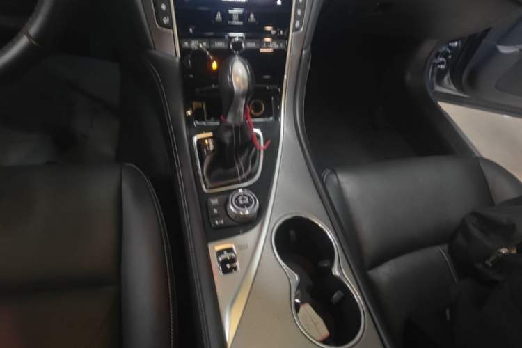 Used Infiniti Q50L 2015 2.0T Enjoyment Edition Gear Lever