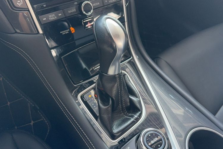 Used Infiniti Q50L 2015 2.0T Comfort Edition Gear Lever