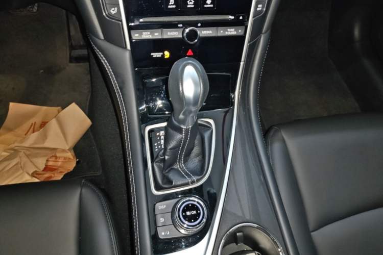 Used Infiniti Q50L 2015 2.0T Comfort Edition Gear Lever