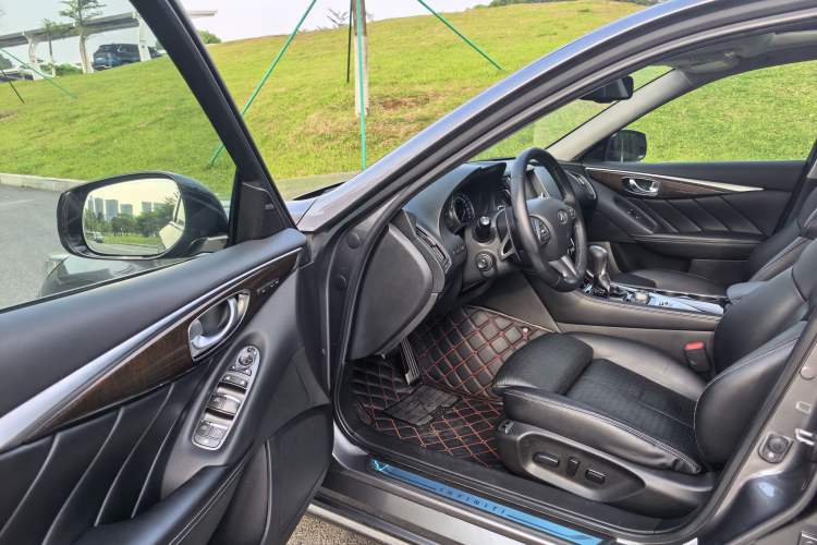 Used Infiniti Q50L 2015 2.0T Luxury Sport Edition Interior 1