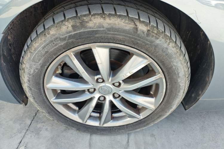 Used Infiniti Q50L 2015 2.0T Enjoyment Edition Left Front Wheel Hub
