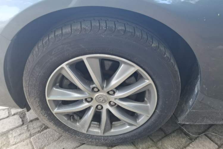 Used Infiniti Q50L 2015 2.0T Enjoyment Edition Left Front Wheel Hub