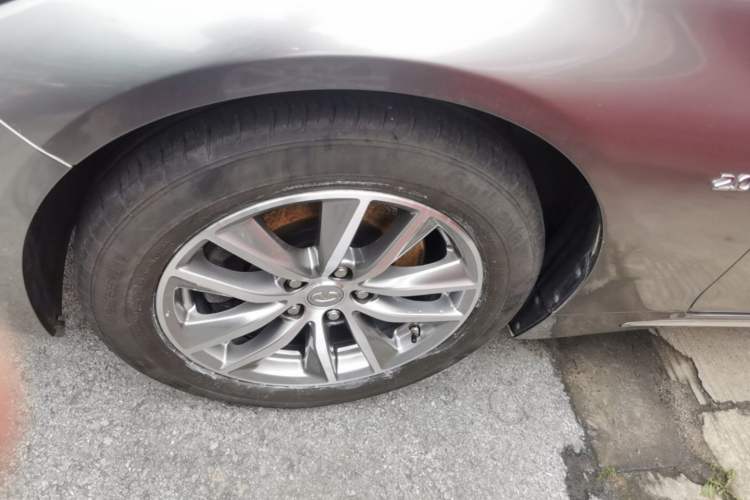 Used Infiniti Q50L 2015 2.0T Comfort Edition Left Front Wheel Hub