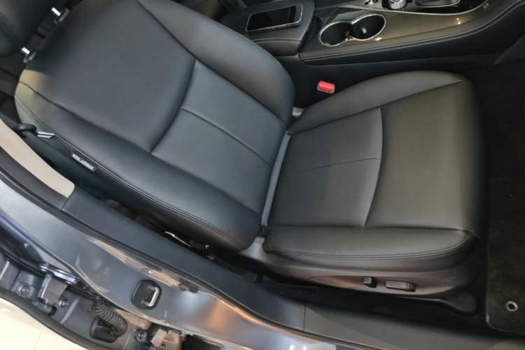 Used Infiniti Q50L 2015 2.0T Comfort Edition Right Front Seat