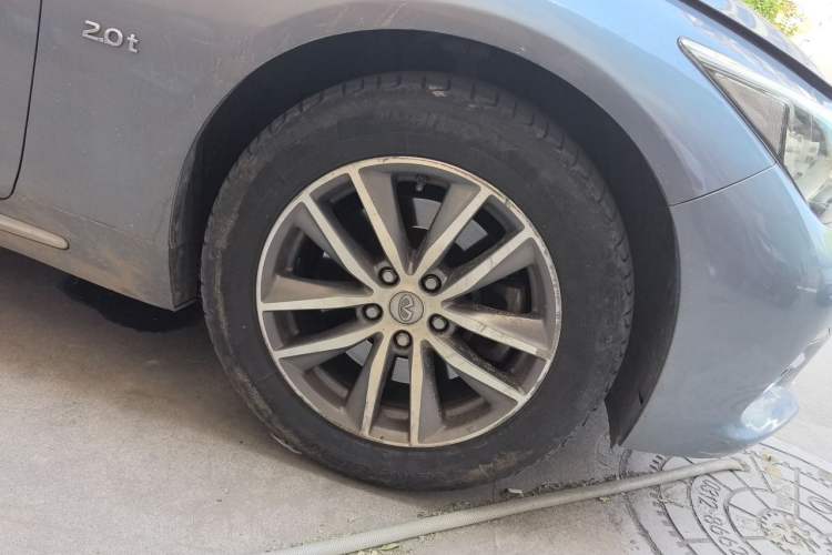 Used Infiniti Q50L 2015 2.0T Comfort Edition Right Front Wheel Hub