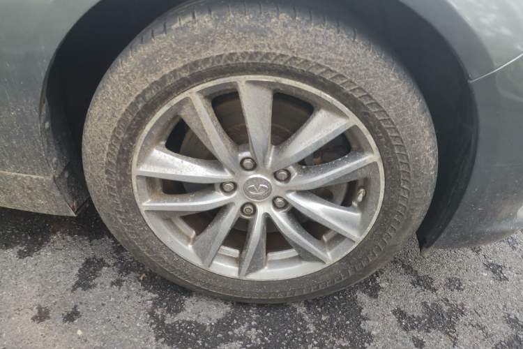 Used Infiniti Q50L 2015 2.0T Enjoyment Edition Right Front Wheel Hub