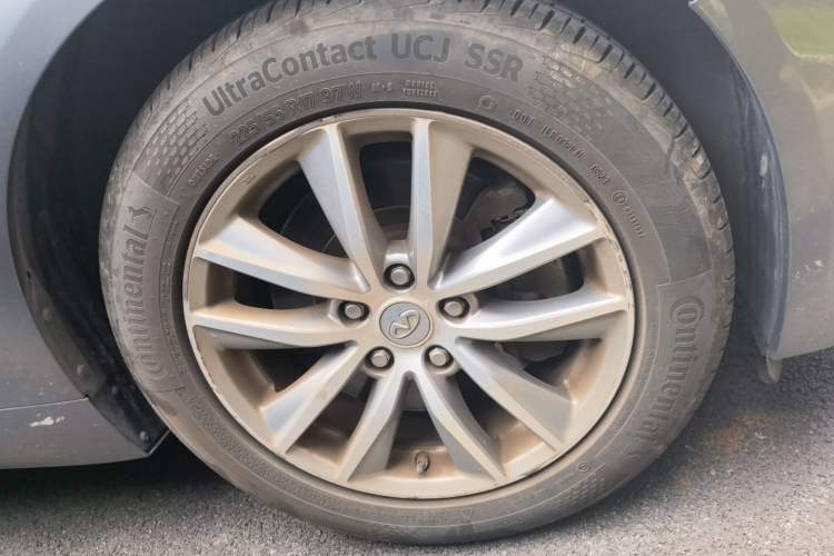 Used Infiniti Q50L 2015 2.0T Enjoyment Edition Right Front Wheel Hub