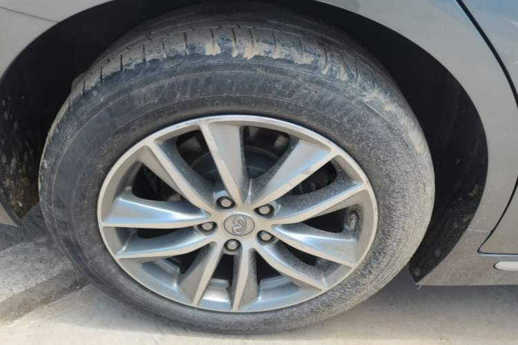 Used Infiniti Q50L 2015 2.0T Enjoyment Edition Right Rear Wheel Hub
