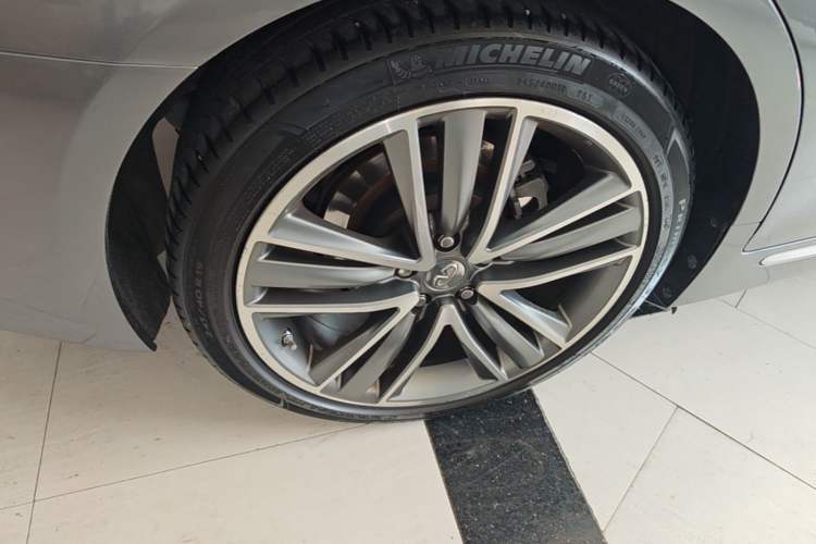 Used Infiniti Q50L 2015 2.0T Luxury Sport Edition Right Rear Wheel Hub